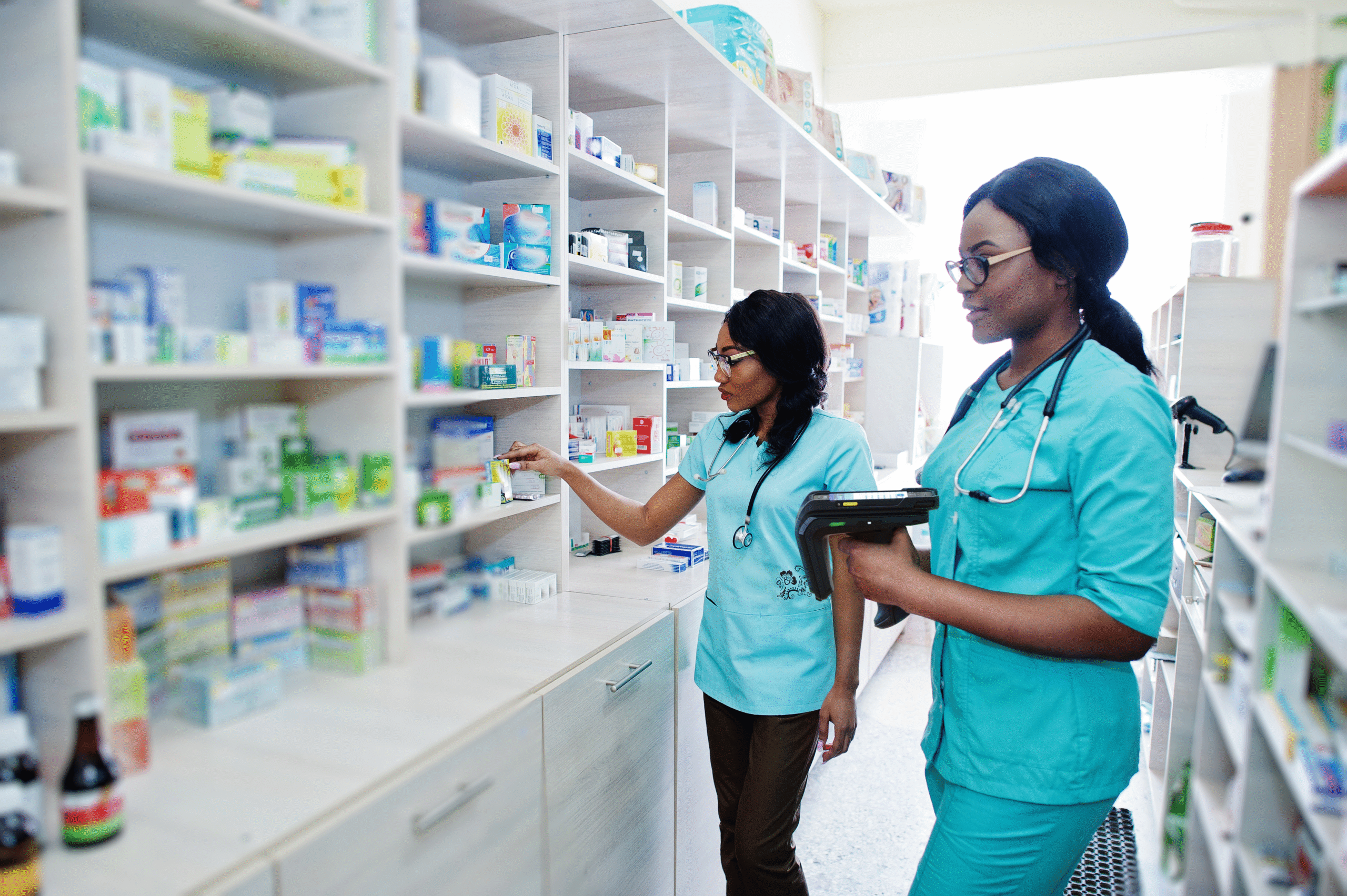 Handheld RFID scanning a tagged item